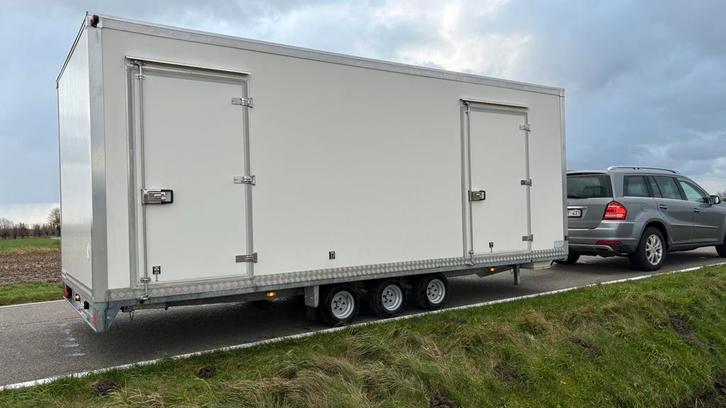 Très grand camion réfrigéré, Autos : Divers, Remorques, Comme neuf, Enlèvement