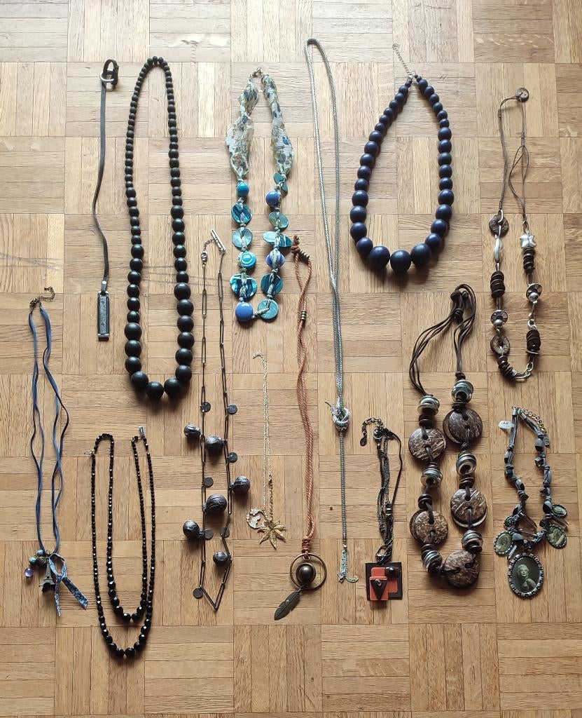 Lot de bijoux fantaisie (D'occasion) à pringy pour CHF 80 - avec