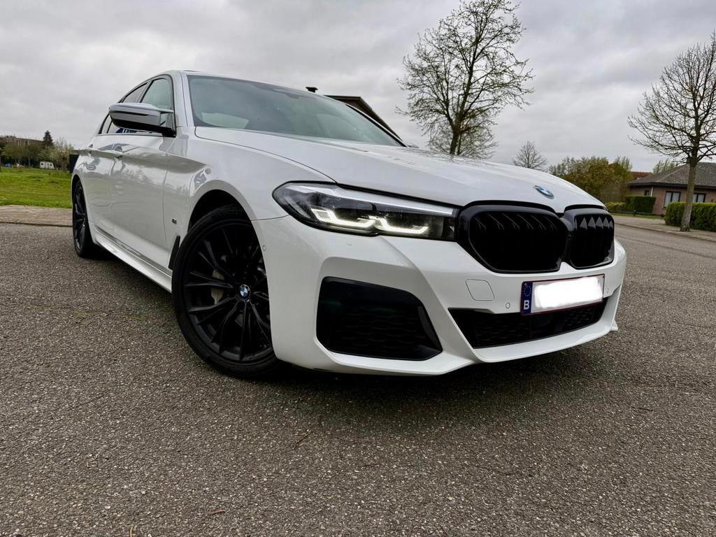 Bmw 530i 2022 | Xdrive M-pakket, Auto's, BMW, 4 cilinders, Wit, Leder, Bedrijf