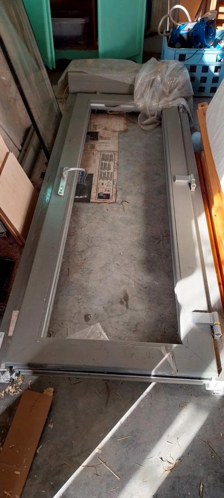 Raam en deur in grijze pvc met ingebouwde rolluiken, Doe-het-zelf en Bouw, Glas en Ramen, Ophalen