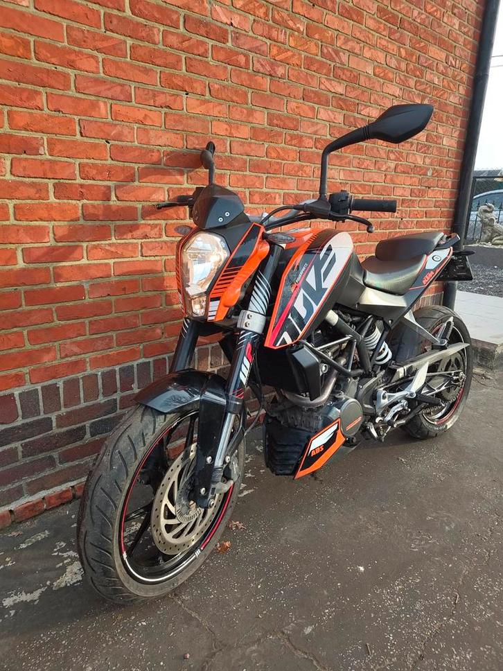 KTM Duke 125cc pour permis de conduire B/A1, Motos, Motos | Aprilia, Particulier, Naked bike, ABS, Éclairage LED, Enlèvement