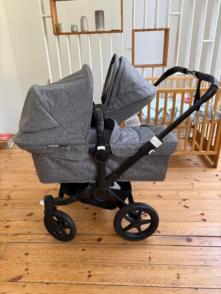 Poussette double Bugaboo Donkey 3, Enfants & Bébés, Buggys, Comme neuf, Autres marques, Modèle duo, Protection de pluie, Dossier réglable