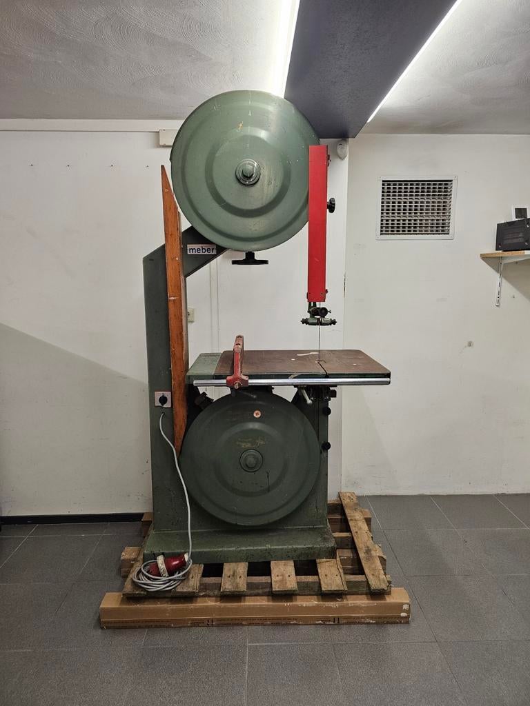 Meber lintzaag model 600 / zaagmachine, Scie à ruban, 1200 watts ou plus, 30 à 70 mm, Utilisé