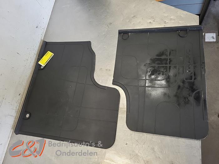 Kit tapis d'un Renault Trafic, Autos : Pièces & Accessoires, Habitacle & Garnissage, Renault, Utilisé, 3 mois de garantie, Enlèvement ou Envoi