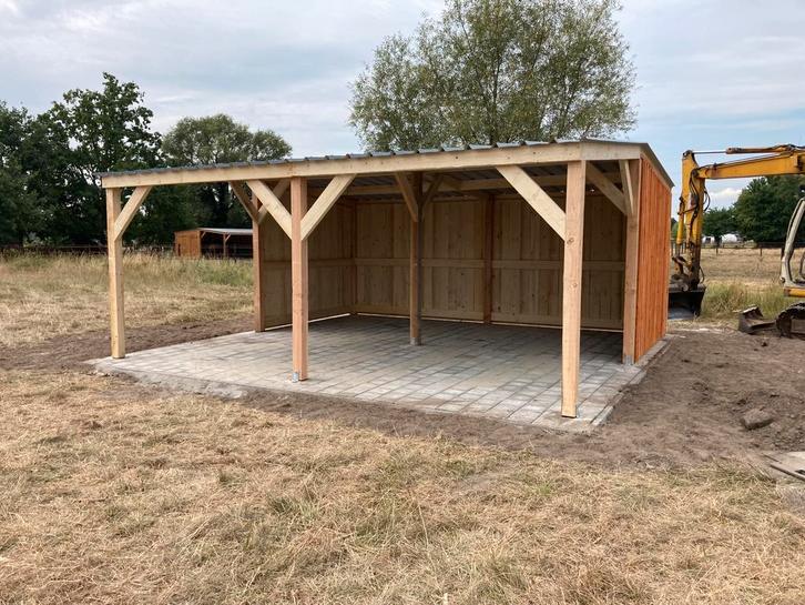 Schuilstal 6x6 of 6x9, Animaux & Accessoires, Chevaux & Poneys | Autres trucs de cheval, Comme neuf, Enlèvement ou Envoi