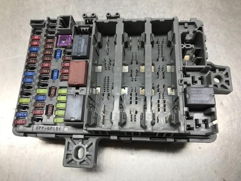 BOITIER FUSIBLES Honda Civic (FK1 / 2/3) (|HONDACIVIC|), Autos : Pièces & Accessoires, Électronique & Câbles, Honda, Utilisé