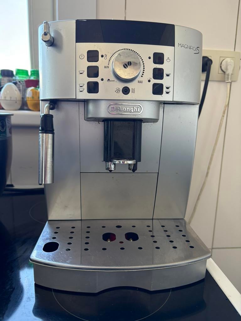Koffie machine de longghi, Elektronische apparatuur, Koffiezetapparaten, Ophalen, Zo goed als nieuw