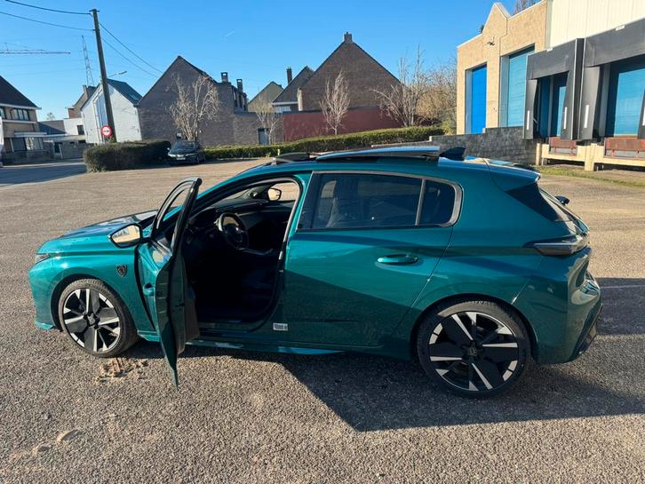 Gamme Peugeot 308 GT, Autos, Peugeot, Particulier, Toit ouvrant, Hybride Électrique/Essence, Euro 6, Berline, 5 portes, Automatique