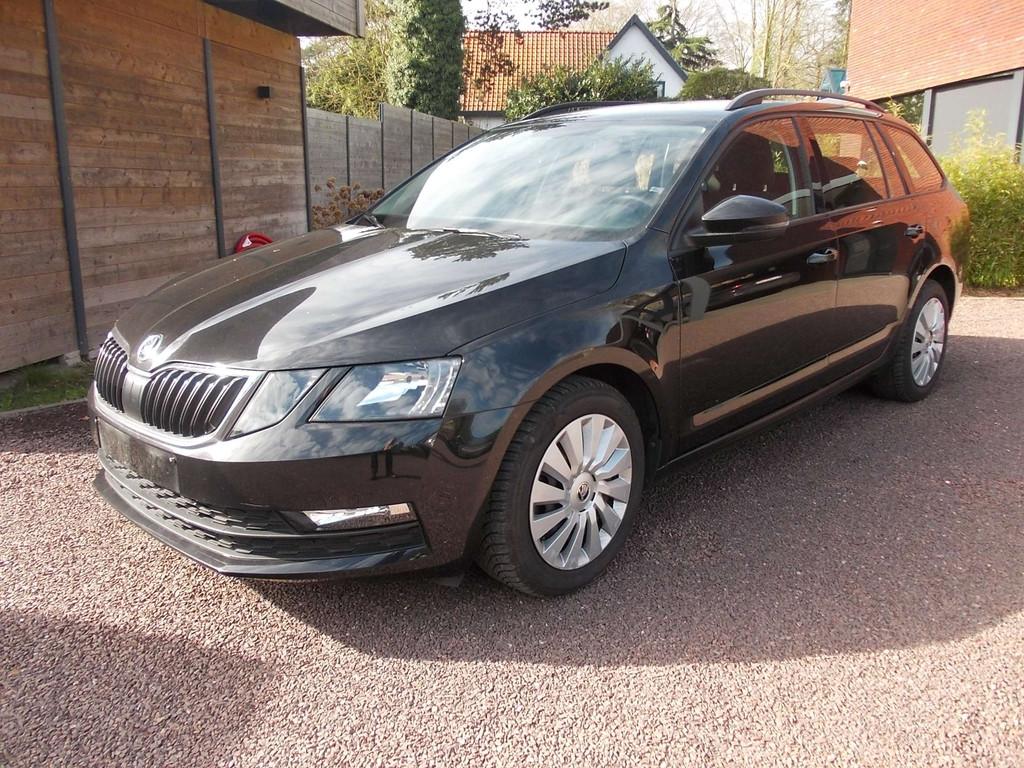Skoda Octavia Octavia SW TSI 116 PK Ambition NAVI-CARPLAY-CR, Auto's, Gebruikt, Euro 6, 116 pk, Zwart
