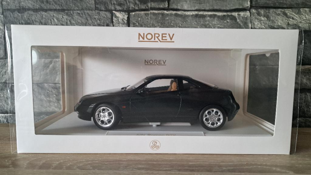 Alfa Romeo GTV 1/18éme, Neuf, Enlèvement ou Envoi, Voiture, Norev