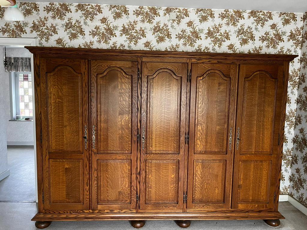 Armoire en chêne massif, Enlèvement, Comme neuf