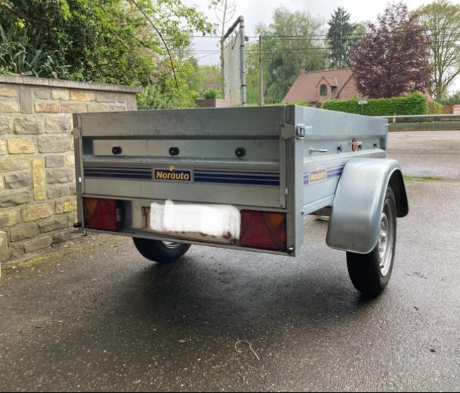 Aanhangwagen, Ophalen, Zo goed als nieuw