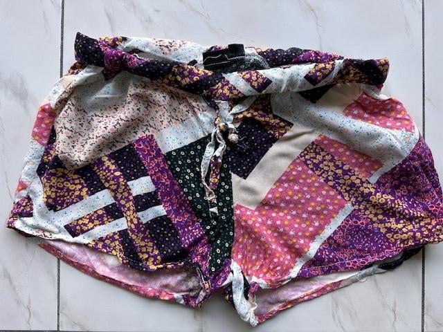 Short Esmara maat 40 (nr6887), Kleding | Dames, Broeken en Pantalons, Maat 38/40 (M), Overige kleuren, Kort, Gedragen