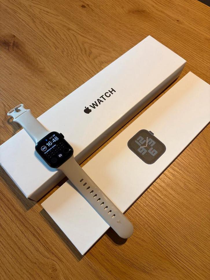 Apple Watch SE 2 - 40mm - Midnight, Télécoms, Téléphonie mobile | Écouteurs, Comme neuf, Enlèvement ou Envoi