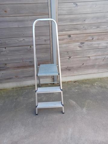 Trapladder Aluminium inklapbare 3treden pr22euro beschikbaar voor biedingen
