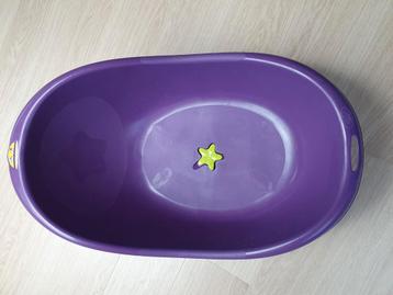 Babybadje + verkleiner beschikbaar voor biedingen