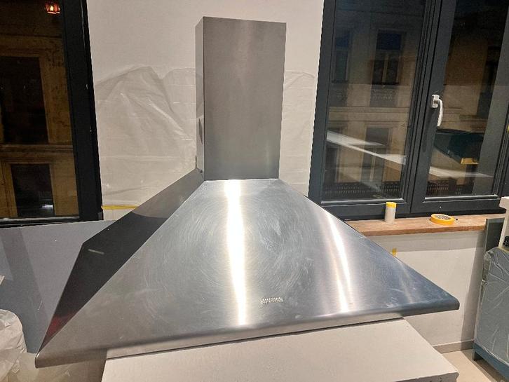 SMEG - Afzuigkap, Elektronische apparatuur, Afzuigkappen, Gebruikt, Vrijstaand, Wandschouwkap, 400 tot 600 m³ per uur, Motor, Recirculatie