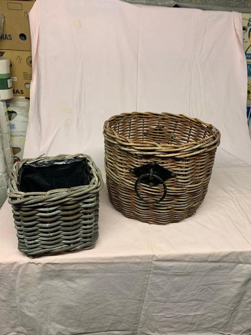 Rieten manden, Huis en Inrichting, Woonaccessoires | Schalen en Manden, Mand, Ophalen of Verzenden