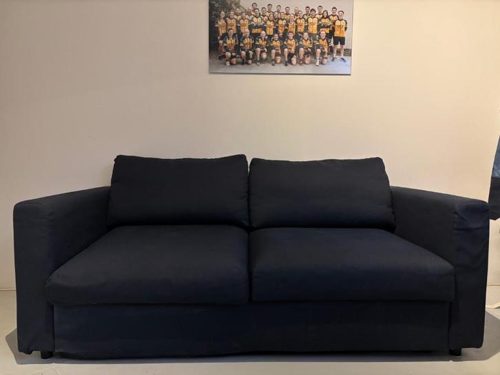 Handige twee zit slaapbank, Huis en Inrichting, Slaapkamer | Slaapbanken, Zo goed als nieuw, 140 cm, 200 cm, Tweepersoons, Blauw