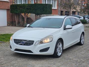 VOLVO V60 1 6 DIESEL / AUTOMATIQUE / EURO 5 / CARNET COMPLET