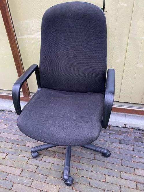 Zwarte stoffen bureaustoel met armleuningen op 5 wieltjes, Huis en Inrichting, Bureaustoelen, Gebruikt, Bureaustoel, Zwart, Ergonomisch