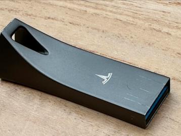 USB3 stick Tesla antraciet aluminium