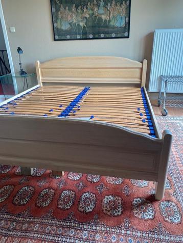 Houten bed beuk  beschikbaar voor biedingen