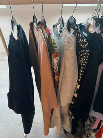 Dames kleding pakket beschikbaar voor biedingen