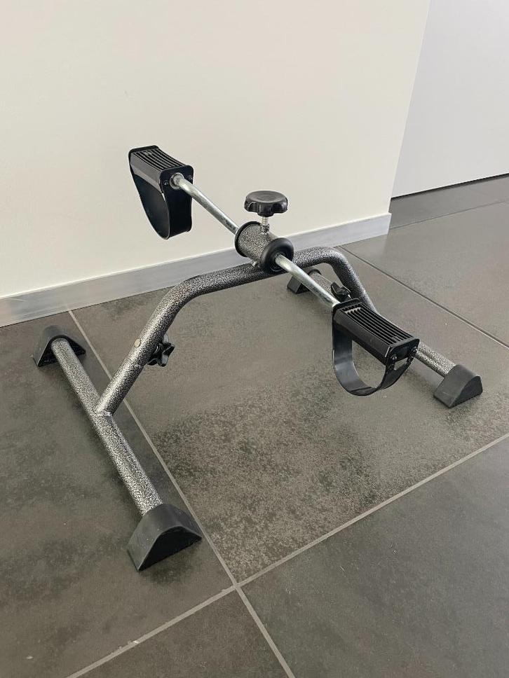 Stoelfiets, pedaaltrainer, hometrainer voor armen en benen, Sport en Fitness, Fitnessapparatuur, Zo goed als nieuw, Stoelfiets