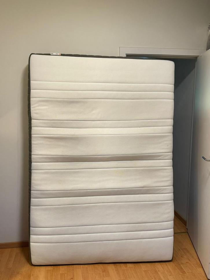 Matelas IKEA HÖVÅG 140x200 cm, Huis en Inrichting, Slaapkamer | Matrassen en Bedbodems, Gebruikt, Matras, 140 cm, 200 cm, Tweepersoons