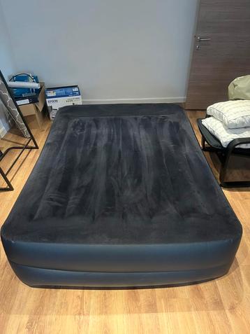 Matelas gonflable beschikbaar voor biedingen