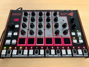 AKAI Rhythm Wolf drumcomputer en synth