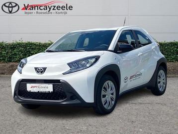 Toyota Aygo X play+comfortpack+camera, Auto's, Automaat, 72 pk, Wit, 5 deurs