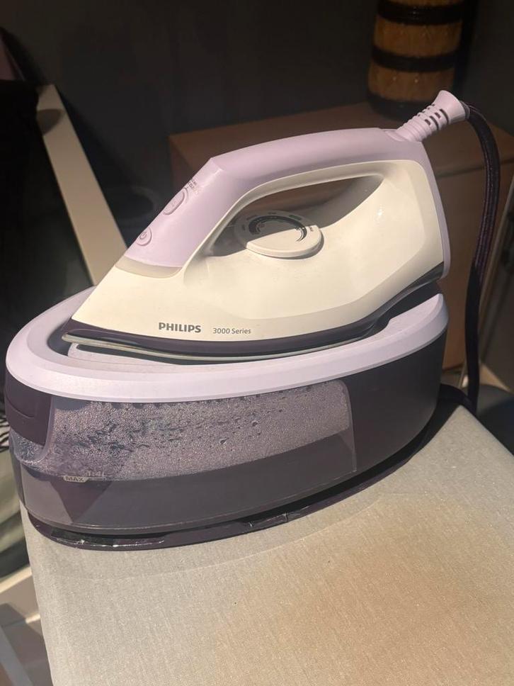 Stoomstrijkijzer - Philips 3000 Series, Elektronische apparatuur, Strijkijzers en Strijkplanken, Zo goed als nieuw, Strijkijzer met snoer