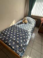 Bed +  2 nachtkastjes + bureau, Huis en Inrichting, Ophalen, Gebruikt