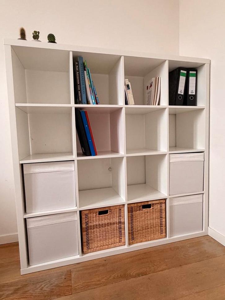 Kallax Ikea kast wit 147 x 147 incl verscheide laden, Maison & Meubles, Armoires | Bibliothèques, Utilisé, 100 à 150 cm, 100 à 150 cm