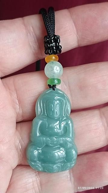 Beau pendentif en jadeite de Birmanie avec certificat 