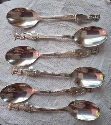 6 Fantastische dessert- lepeltjes van ''Mary Poppins '' 1964 beschikbaar voor biedingen