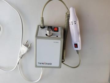 Nagelschuurmachine  beschikbaar voor biedingen