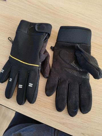 Handschoenen beschikbaar voor biedingen