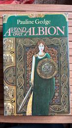 Pauline Gedge - Avond over Albion, Boeken, Ophalen of Verzenden