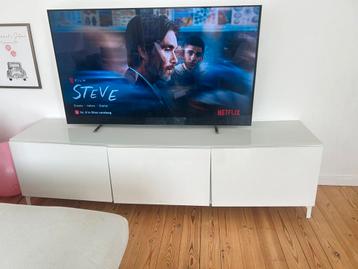 BESTA TVKAST MET GLASPLAAT beschikbaar voor biedingen