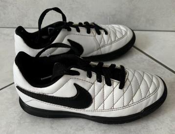 Baskets Nike (28,5).