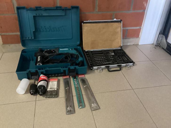 Nieuw Makita boorhamer HR2470FT en toebehoren., Doe-het-zelf en Bouw, Gereedschap | Handgereedschap, Nieuw, Ophalen