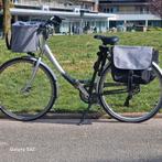 Fiets te koop in zeer goede staat met mand en 2 latere tasse, Fietsen en Brommers, Elektrische fietsen, Ophalen of Verzenden, Zo goed als nieuw