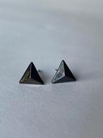 Zwarte oorbellen ongeveer 1 cm, Ophalen of Verzenden, Zo goed als nieuw