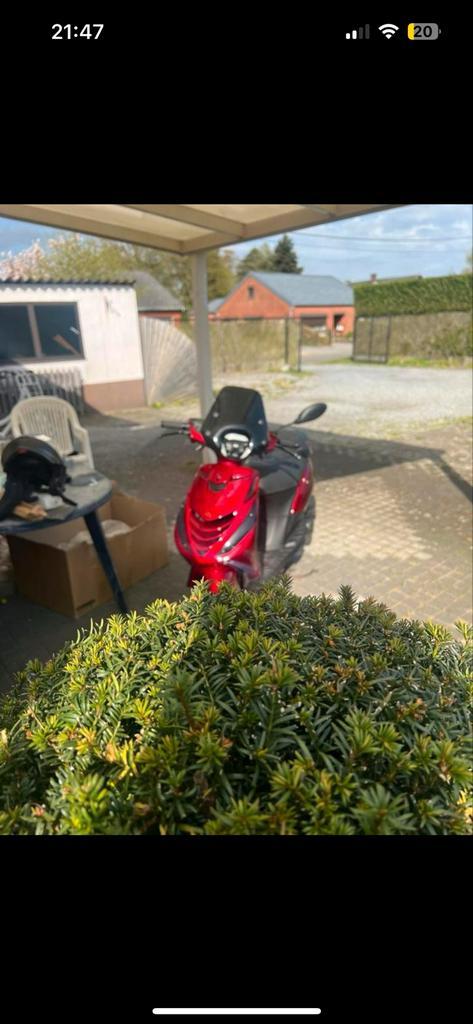 Piaggio zip 4t, Fietsen en Brommers, Scooters | Piaggio, Zo goed als nieuw, Zip, Ophalen