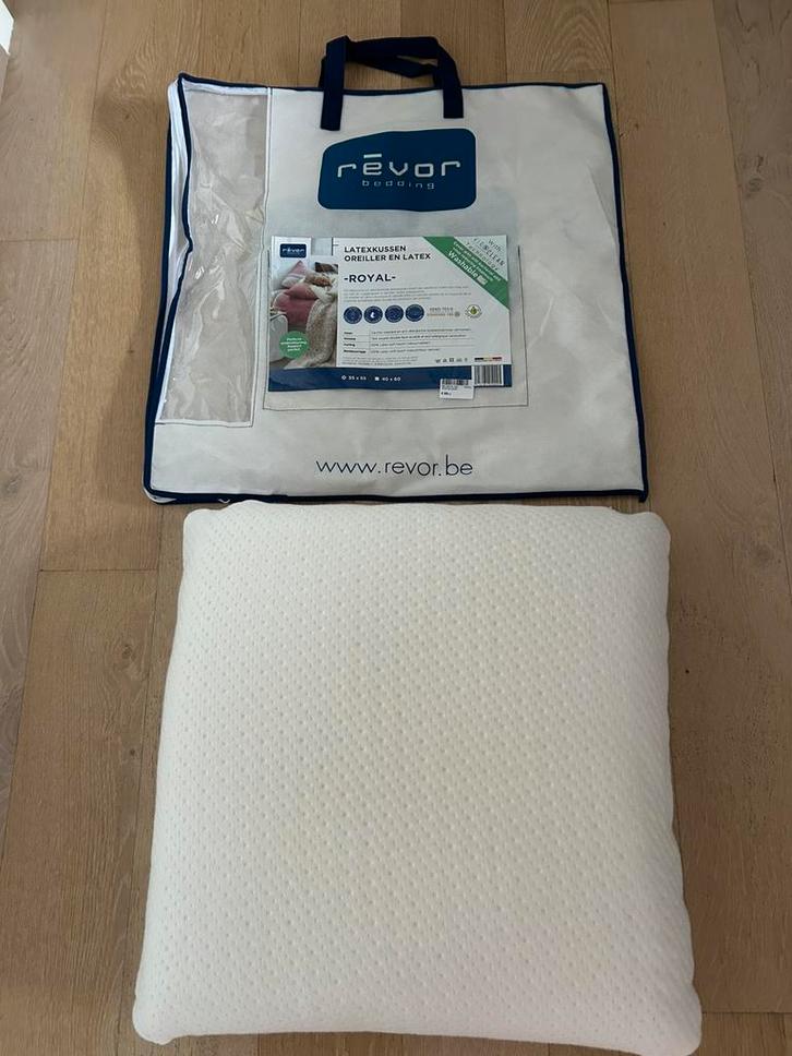 Revor latex hoofdkussen ondersteunend voor nek en rug, Huis en Inrichting, Slaapkamer | Beddengoed, Zo goed als nieuw, Kussen