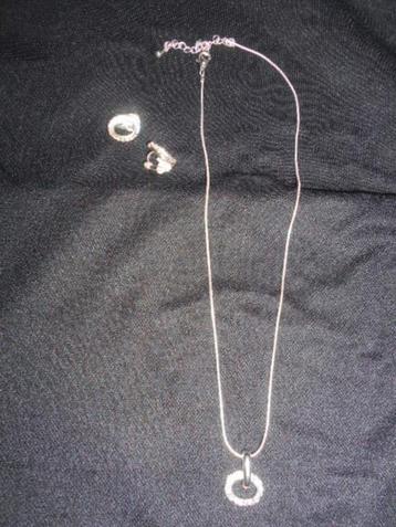 Collier en argent avec pendentif et boucles d'oreilles - Nou, Enlèvement ou Envoi, Neuf, Avec pendentif
