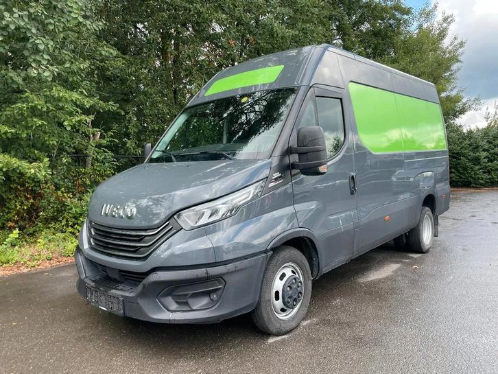 Iveco Daily 35C18 Dubbele wielen - 3500 kg trekhaak - 3000 c, Auto's, Bestelwagens en Lichte vracht, Bedrijf, Te koop, ABS, Achteruitrijcamera